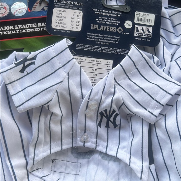 Major league baseball Yankees dog apparel. Huge lot of 7 xs-xxl nwts
